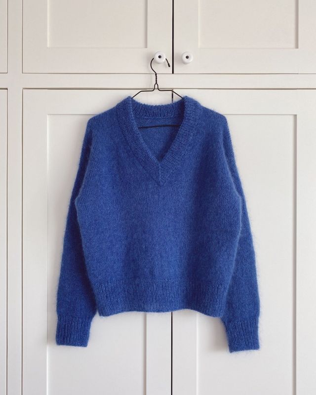 PetiteKnit Stockholm Sweater V-neck